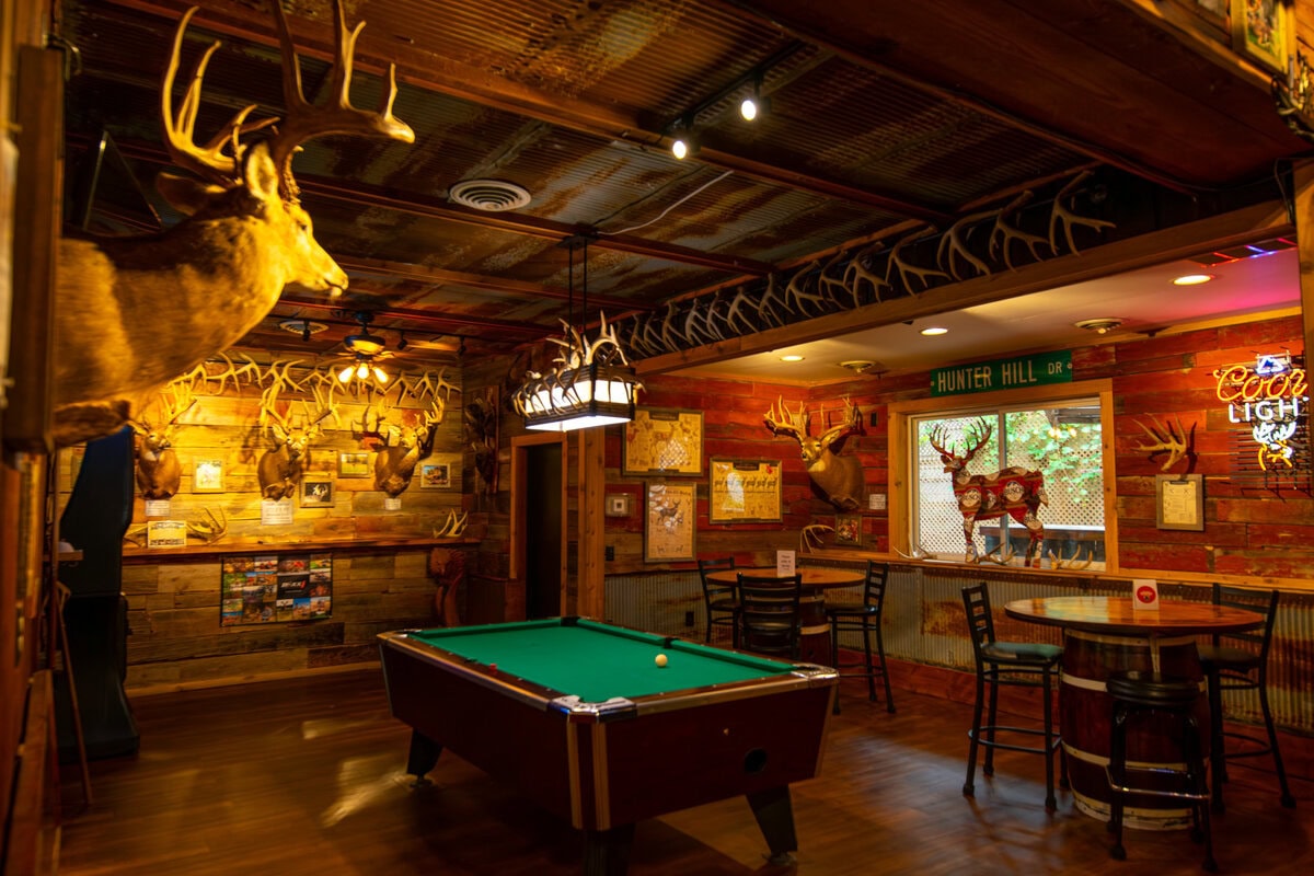 Alma - Red Ram Saloon-01