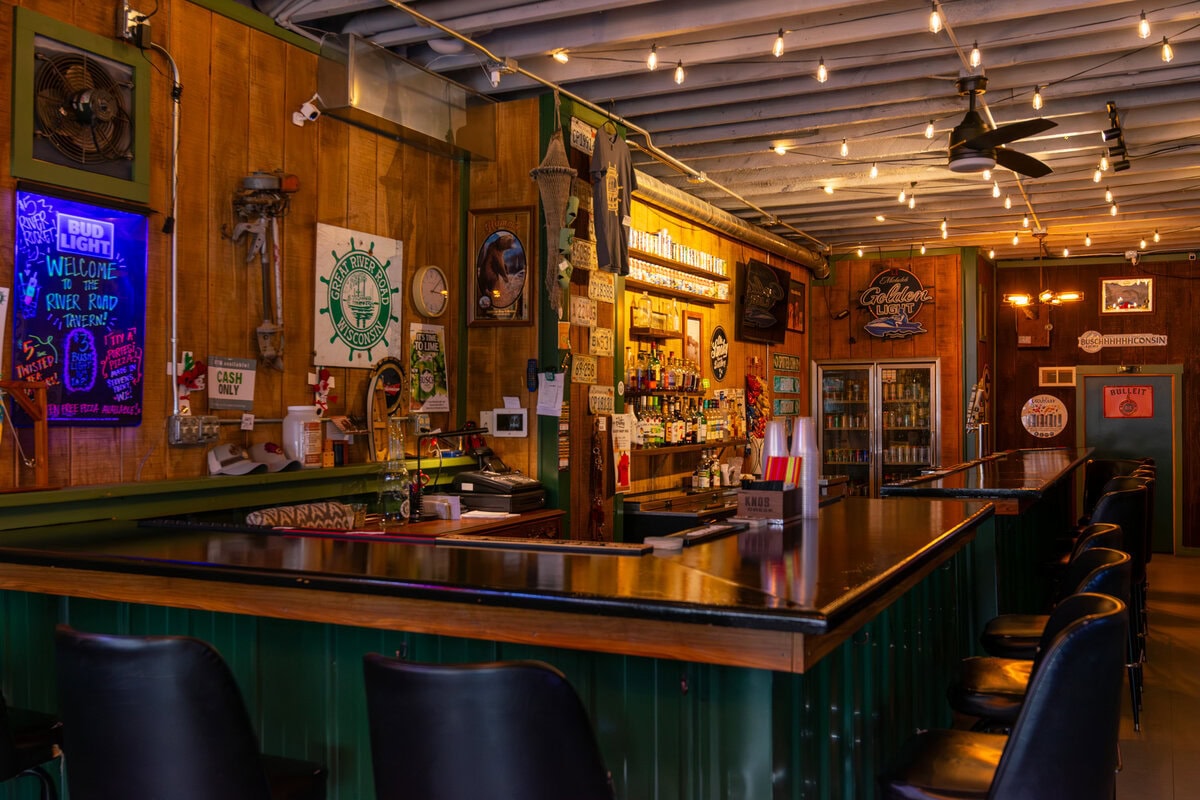 Alma - River Road Tavern-02