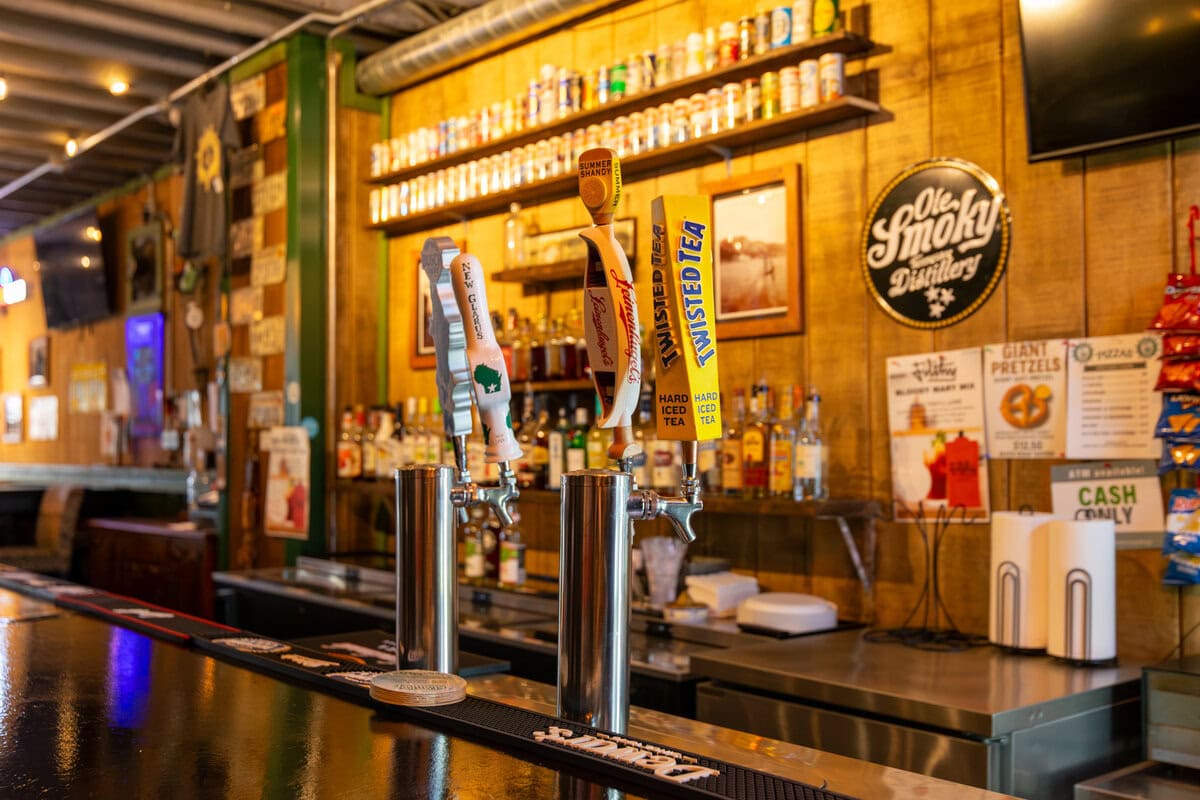 Alma - River Road Tavern-03