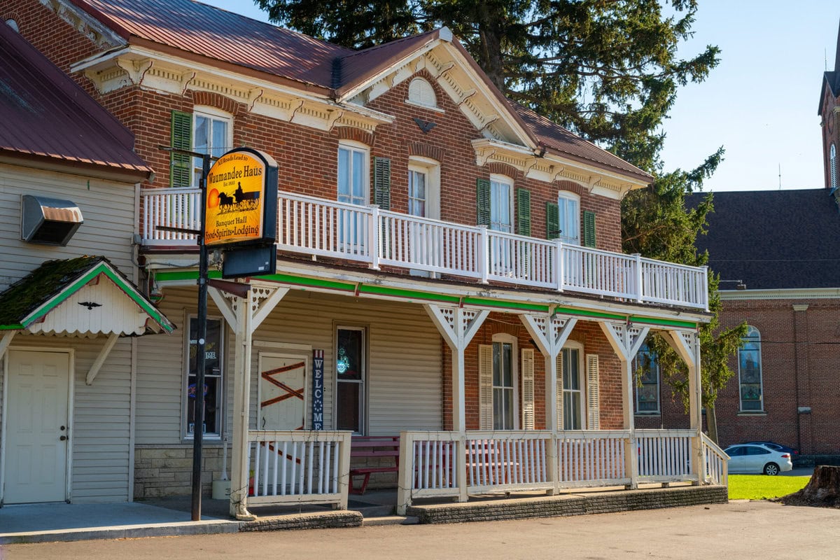Waumandee business fronts-4
